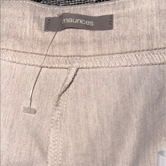 🌹NWT: Maurices High Rise Shorts with Gold Accents - Picture 4 of 5